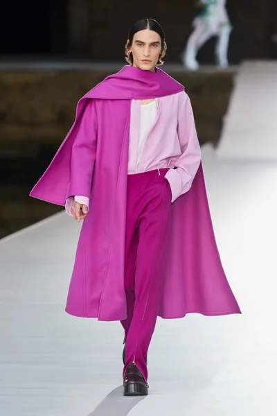 Look 3